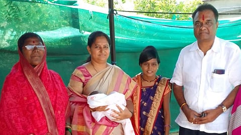 new life to mother and baby Avinash Gofane and Ashwani Gofane couple health care doctor pune