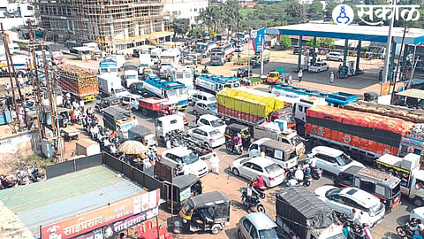 Traffic jam at Malegaon Chauphuli on Indore-Pune highway.
