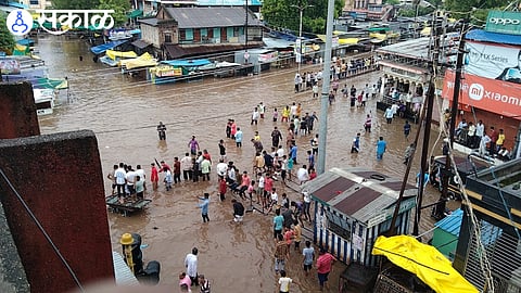 Gaothan area of ​​Faizpur surrounded by flood jalgaon news