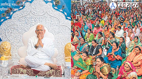 Gurumauli Annasaheb More guiding the devotees at Shri Swami Samarth Seva Marg Gurupeeth in Shri Kshetra Trimbakeshwar