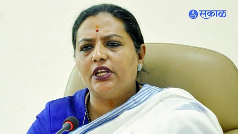 dcm devendra fadnavis meeting keeping representatives anaware allegation of Yashomati Thakur