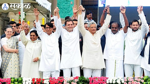 Opposition Meeting In Bengaluru : मोदी सरकारच्या विरोधात विरोधी पक्षांची बंगळूरमध्ये १७ तारखेला पार पडणार बैठक;  शरद पवारांच्या भूमिकेकडे लक्ष