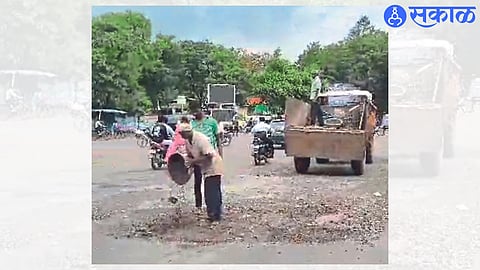 Ongoing repair of road near Collectorate.

