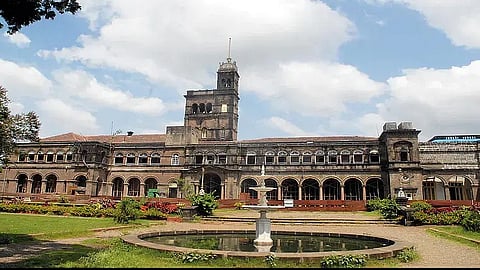 Ban on premises of Savitribai Phule Pune University police crime marathi news