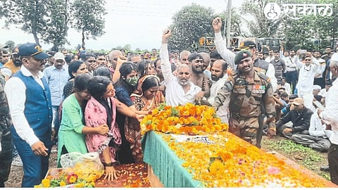 Grandfather, mother-father, brothers and sisters and relatives taking funeral darshan of Jawan Shriram from Dhanore (Nifad).