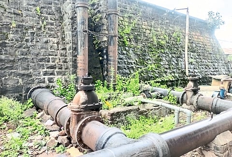 जलकुंभ परिसरातील अस्वच्छता