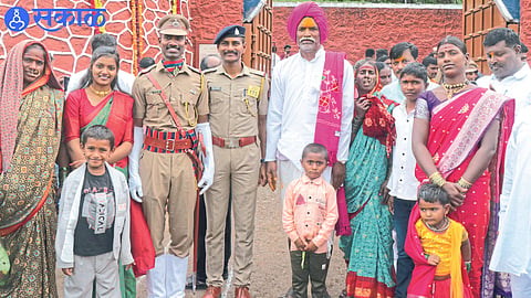 success story Rajendra Kolekar become police in first exam nashik news 