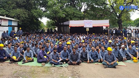 Worker's Strick : वालचंदनगरमध्ये कामगारांचे थकीत वेतनासाठी आंदोलन !

