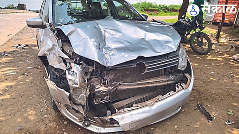  Driver dies in car rickshaw accident jalgaon news
