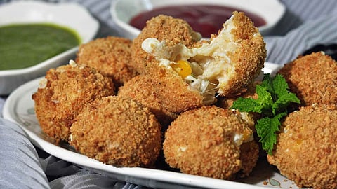 Cheesy Corn Puffs