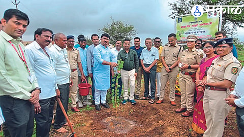 During plantation 
MP Unmesh Patil, Deputy Superintendent of Police Abhay Singh Deshmukh, Sub Divisional Officer Pramod Hille