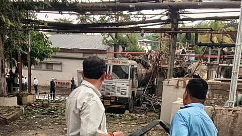 big explosion in Century Company in Ulhasnagar area  Four to five people are feared dead Many workers injured  