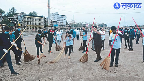 Cleanliness campaign going on at Godaghat under the municipal cleaning campaign