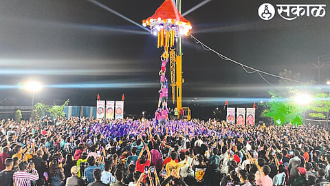 Bhoiraj Govinda team breaking Dahi Handi organized by Shiv Sena Thackeray group.