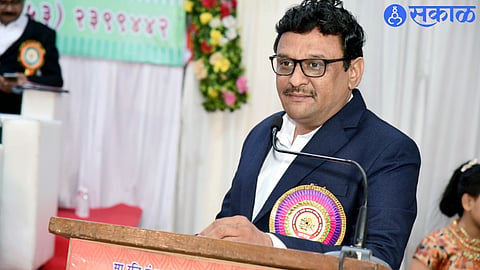 Girish Mahajan statement Sanmitra Mandal financial assistance to 132 families nashik