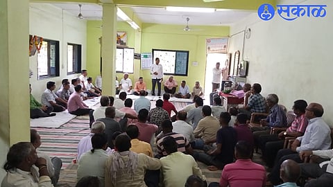 Deputy Collector and Election Decision Officer Dr. Officials of all organizations while discussing with Shashikant Mangarule.
