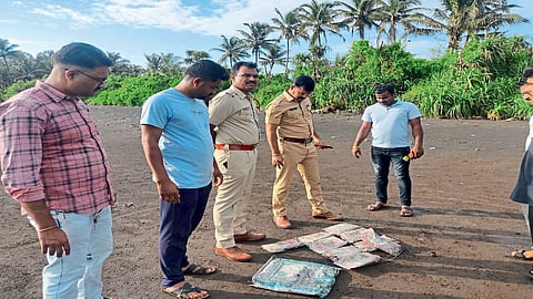 Raigad News : समुद्रकिनारी सापडलेल्‍या चरसचे गूढ कायम
