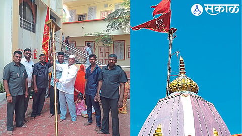 Subhash Deore, President of Dhandai Devi Tarun Aikya Mandal worshiping the brass flagpole given by a devotee of Dhandai Devi in ​​Gujarat. In the second photograph, the brass flagpole mounted on the temple.