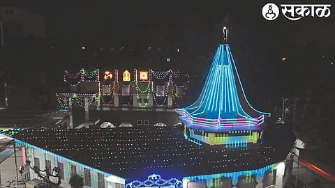 On the occasion of Navratri Festival, Kalika Temple was illuminated with electricity.