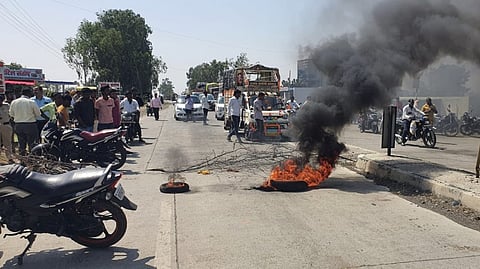 burning tires for maratha reservation manoj jarange again protest politics