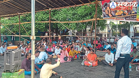 Mumbai: Special teacher involved in Azad Maidan movement.