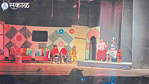 An episode from the play 'Abhi To Main Jawan Hoon'.