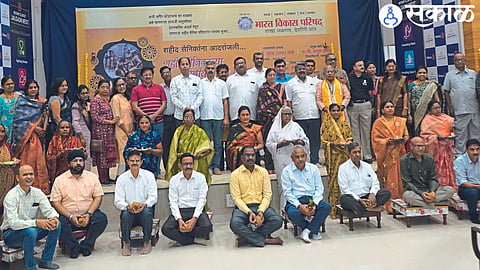 Soldiers' families and dignitaries in the 'Diwali with Soldiers' families' activity organized by Bharat Development Council.