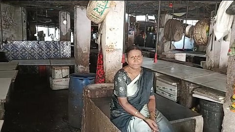 fish market in dombivli local against outside vendors mumbai marathi news