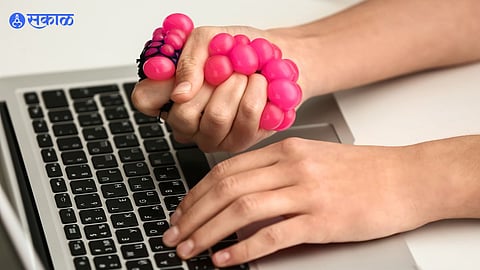 Hand grip 