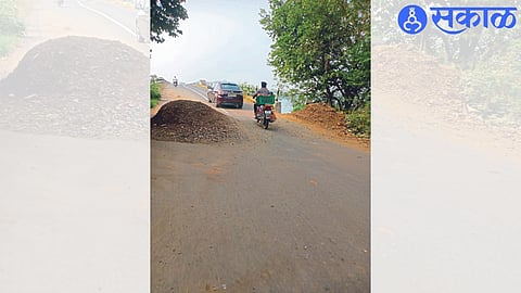 Landslides causing accidents near bridges.