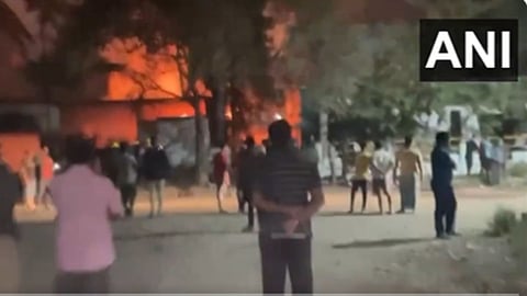 6 dead massive fire At At gloves factory In  chhatrapati sambhaji nagar  