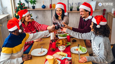 Christmas Party : थीमपासून गेमपर्यंत, ख्रिसमसला अशा पद्धतीने प्लॅन करा होम पार्टी