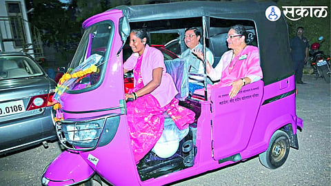 women of Nashik are likely to get chance of driving pink rickshaw first news