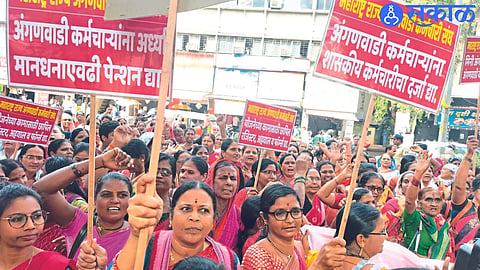 deadline to anganwadi workers notice to get fire from job solapur