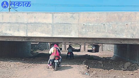 Motorists passing under the railway bridge at their own risk.
