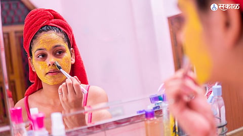 Skin Care : न्यू इयर पार्टीसाठी तुम्हाला ग्लोइंग स्किन हवीये? मग हे फेस पॅक नक्की ट्राय करा 