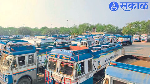 Trucks standing still due to strike.