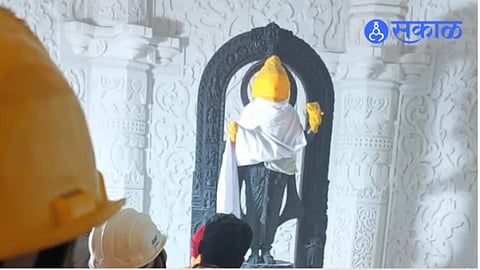  ayodhya ram mandir pran pratishtha ramlala idol first look  garbh grah  by arun yogiraj marathi news 
