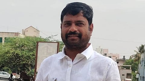 shirdi congress president sachin chowgule attack  loni Ahmednagar crime news  