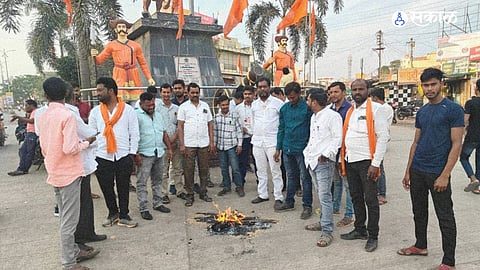 मराठा समाजाचे संघर्ष योद्धा मनोज जरांगे पाटील आरक्षणाच्या मागणीसाठी चार दिवसांपासून आमरण उपोषणाला बसले असून त्यांची प्रकृती खालावत आहे 