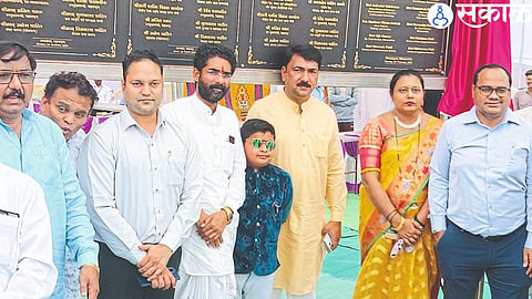 MP Unmesh Patil, Sunil Tiwari of Railways present at the inauguration of railway station redevelopment work under Amrit Yojana.