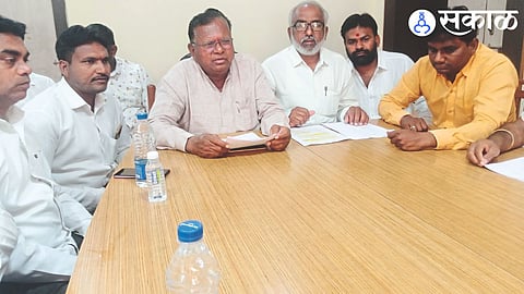 Speaking at the press conference, Mayor Ananda Patil. Neighboring corporator.
