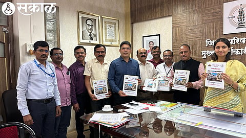 Chief Executive Officer Ashima Mittal, Deputy Chief Executive Officer Dr. Dr. Arjun Gunde, Accounts Finance Officer. Bhalchandra Chavan along with officers from the Accounts Department.