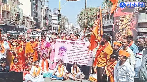 Citizens of Sakal Maratha community in Chhatrapati Shivaji Nagar during the Rasta Roko protest to support Manoj Jarange