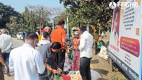 The rush of customers to buy Nagli required to make papad.
