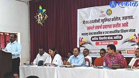 While guiding during  meeting of Class 10th 12th Center Directors Divisional Secretary M. S. desale 