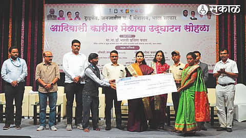 Union Minister of State Dr. Bharti Pawar, Leena Bansod etc.
