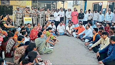 protest in front of police station demand of reduce crime against women 