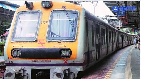 Mumbai Local Crime: लोकलमधील प्रवाशाकडून मद्याचा साठा जप्त; पोलिसांची मोठी करवाई 