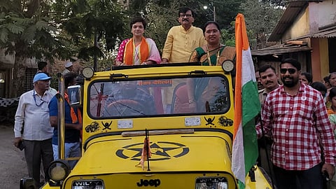 mahavikas aghadi candidate vaishali darekar sanjay raut charioteer sulbha gaikwad